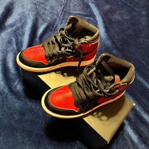 Kids retro 1’s Excellent condition! Grade school sz  13C